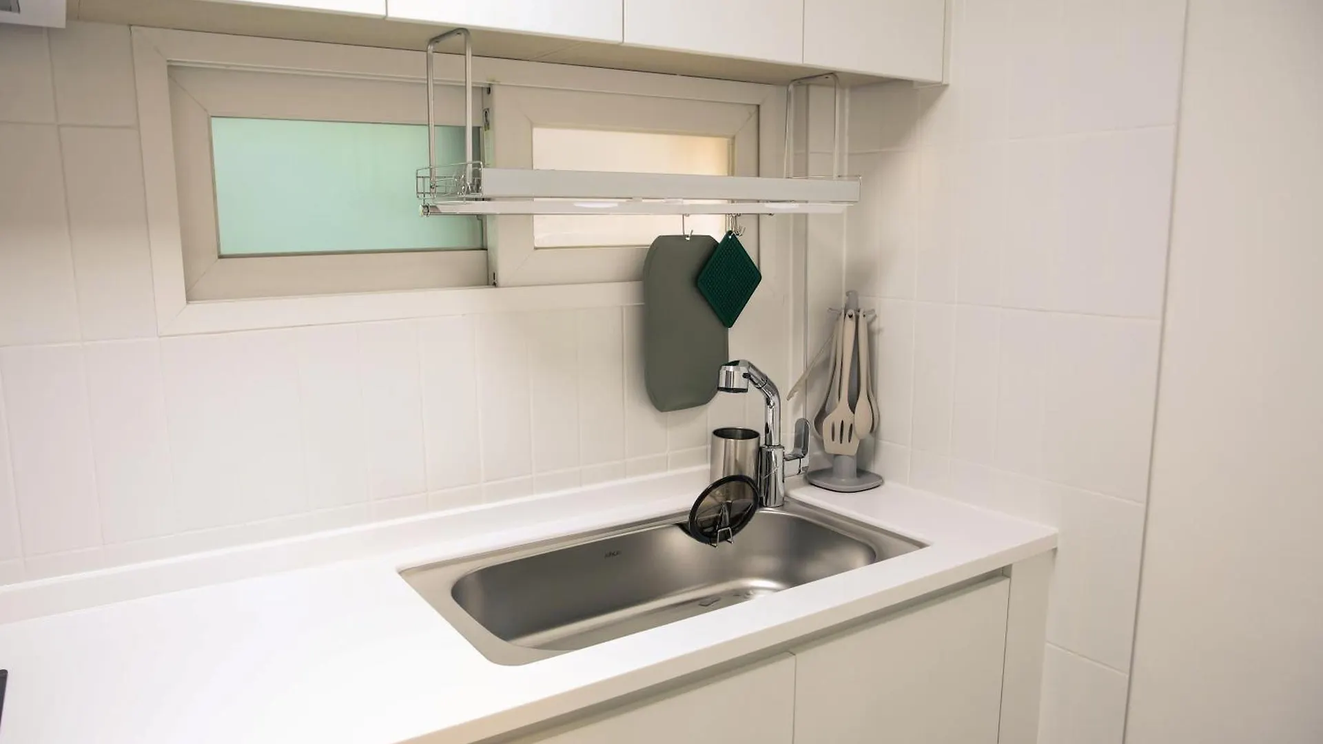 3Br 2Bath 5Bed For Big Group 1F Apartment Seoul 0*,  South Korea